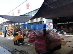 福瑞得機(jī)械微動(dòng)態(tài)--座駕壓路機(jī)、手扶壓路機(jī)、灌縫機(jī)包裝發(fā)貨