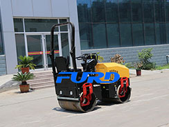 抓住特色打通渠道，全液壓小型壓路機(jī)廠家順利發(fā)展