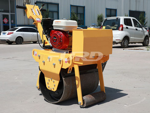 要想小型壓路機壓實效果好還需要專業(yè)的方法！