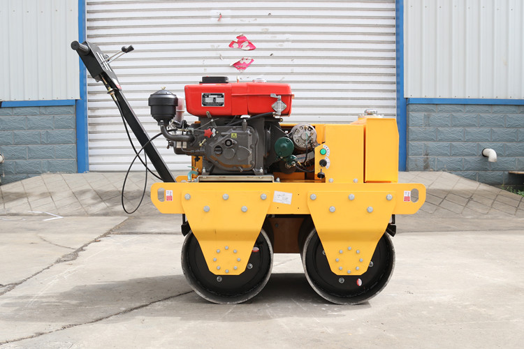 對(duì)于小型手扶壓路機(jī)的這些使用環(huán)境您要明白！